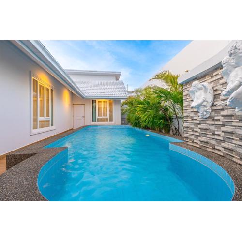 R5市中心豪华4卧5卫泳池别墅c