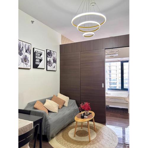 R7 Premier Suites - 1 bedroom in Air Residences