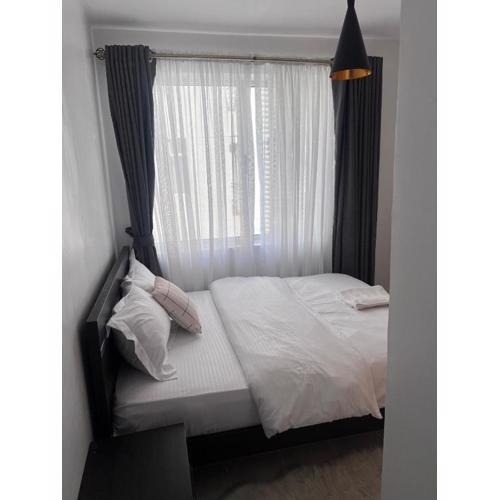 racecourse apartments