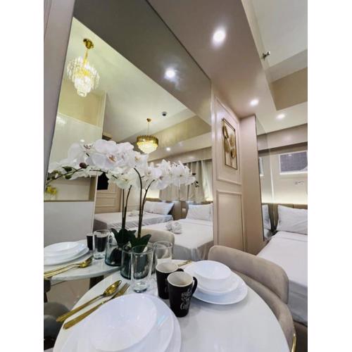 Radiance Manila Bay Luxe Lounge