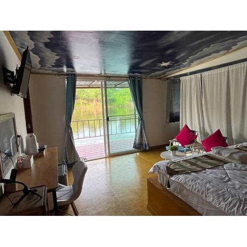 Raft House Bansuan Maenam