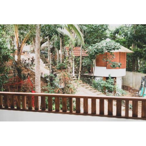 Rama Shala - Home of the flying Yogis