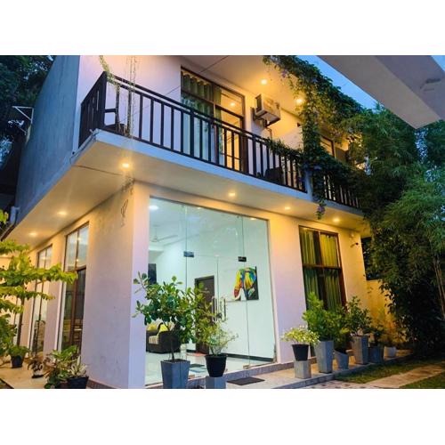 Randon Resort Mirissa