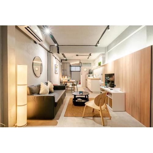 Rare Bangkok Townhouse Perfect for Groups, 8 mins to Train