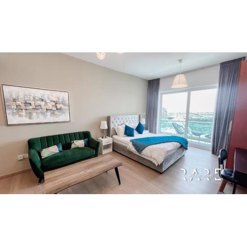 Rare Holiday Homes - Lake View - Near Me'aisem City Centre - The Crescent Tower A - Dubai Production City - R910