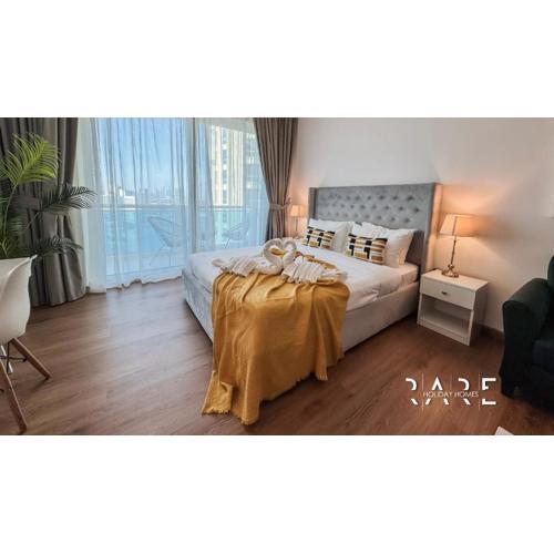 Rare Holiday Homes - Lake View - The Lago Vista Tower A - Dubai Production City - R1503