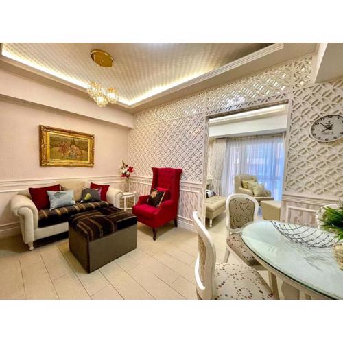 RARE unit at the Venice Luxury Residence With Balcony
