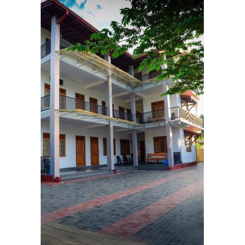 Rathna Holiday Resort