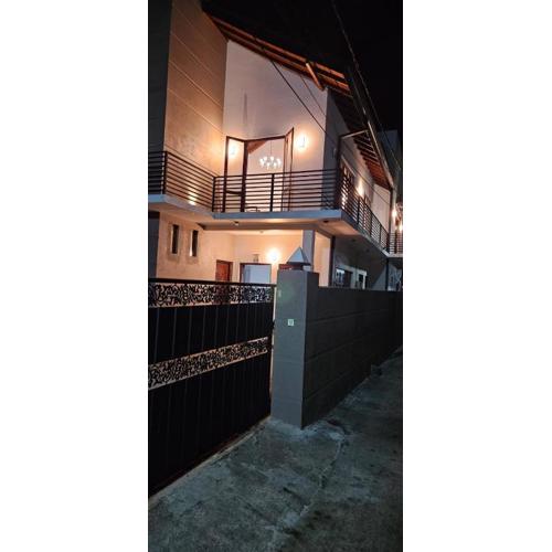 Ratna & Francis Sweet Home