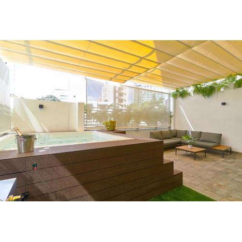 ®{A~Tropical~Stay}@DowntownSD PrivéHotTubNetflix