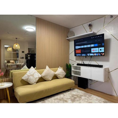Raven's Nest Cozy Condo with Netflix Wi-fi in Imus