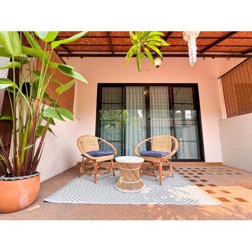 Ravisada Baan Wua Lai near Saturday night market