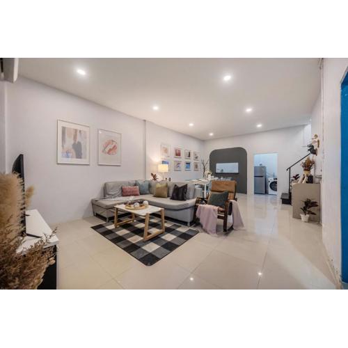 RB01 Chatuchak, Netflix, SpeedNet, Bts,mrt, 10Pax