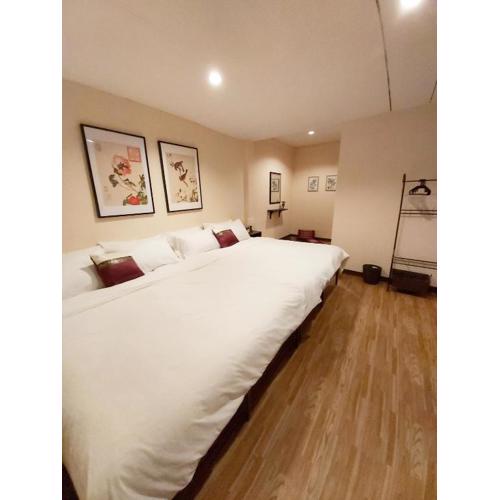 Real Bangkok Guesthouse Private 3BR Home 3 Min to BTS Ratchathewi