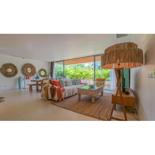Recently renovated 3BR apartment near Layan Beach