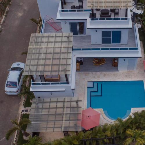 RED HEART 3 BEDROOMS OCEAN VILLAGe