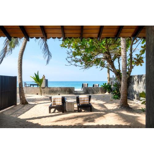Red Parrot Beach Villa