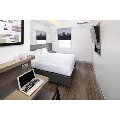 Red Planet Cubao Aurora Boulevard