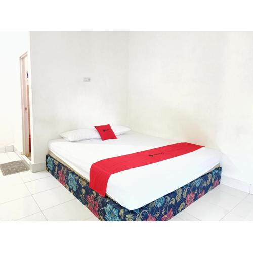 RedDoorz @ Al Muhajir Homestay Kendari