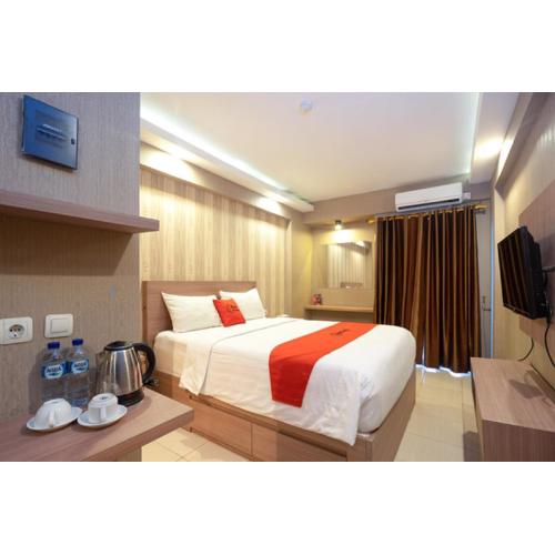 RedDoorz Apartment at Bogor Valley
