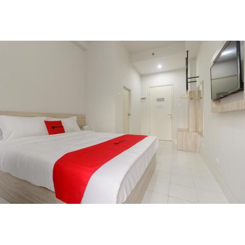 RedDoorz Apartment @ Dramaga Tower