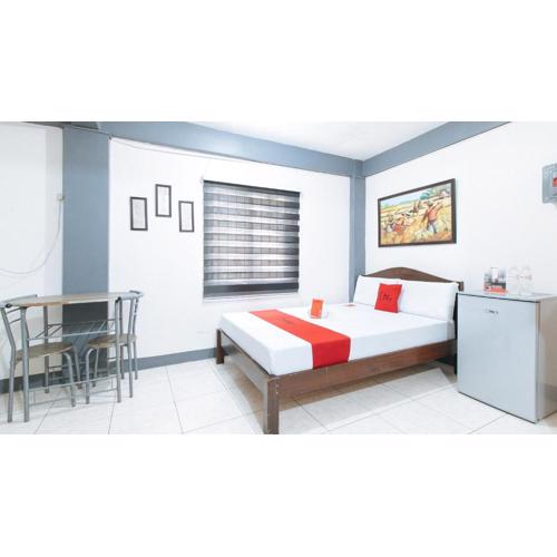 RedDoorz at A&F C5 Pinagsama Taguig