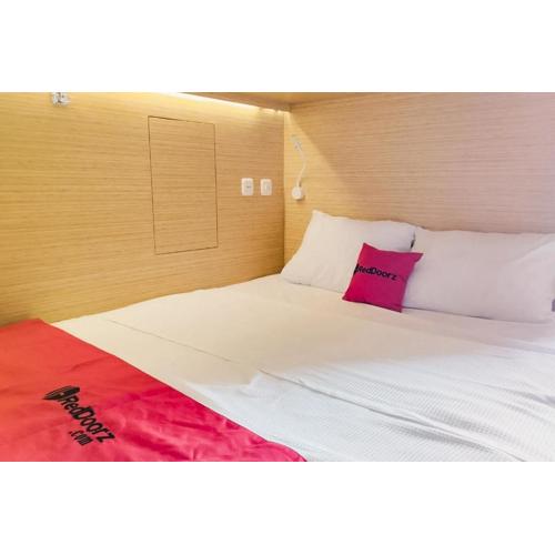 RedDoorz at Capsule Inn Teuku Umar