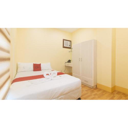 RedDoorz at Casa Barcelona Condotel