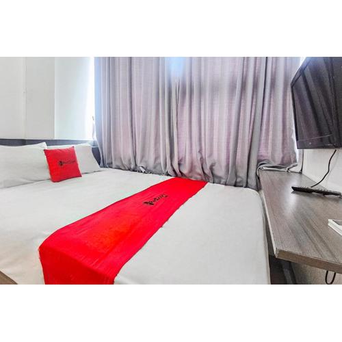 RedDoorz at Chanara Stay PVJ Bandung