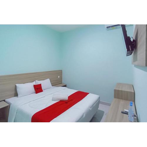 RedDoorz at Diamond Inn Stasiun Pekalongan