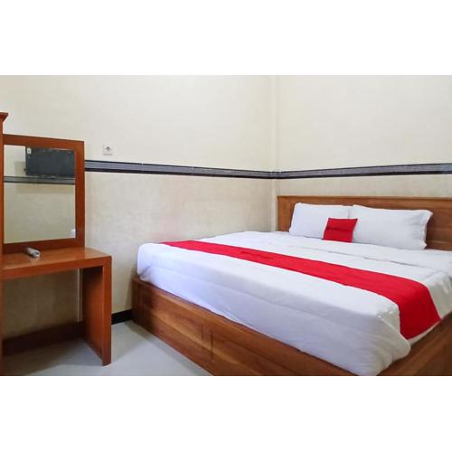 RedDoorz at Dien Homestay Syariah Alun-alun Pasuruan