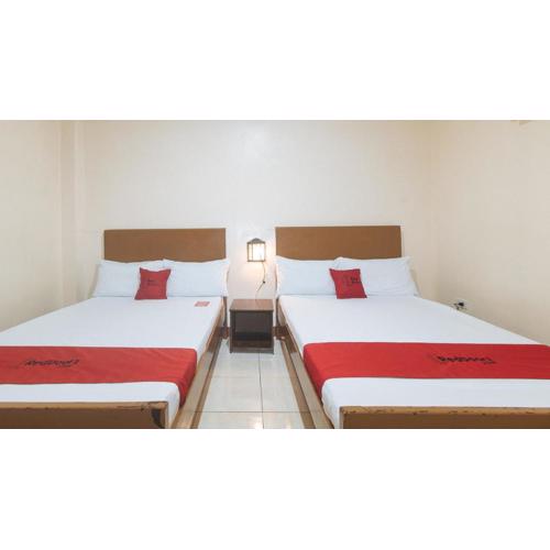 RedDoorz at Elegance Guest House near NAIA T3