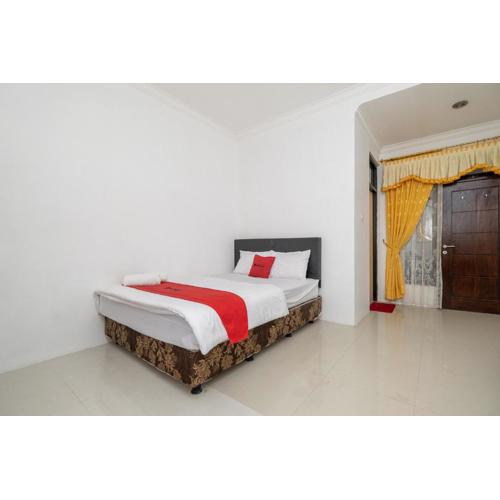 RedDoorz at Gunungsari Surabaya 2