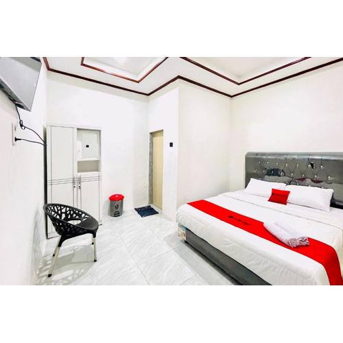 RedDoorz at Hardi Homestay near Funland Berastagi