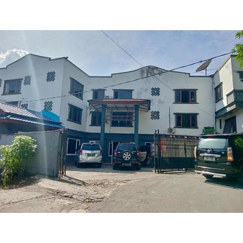 RedDoorz at Hotel Ermashta Jayapura