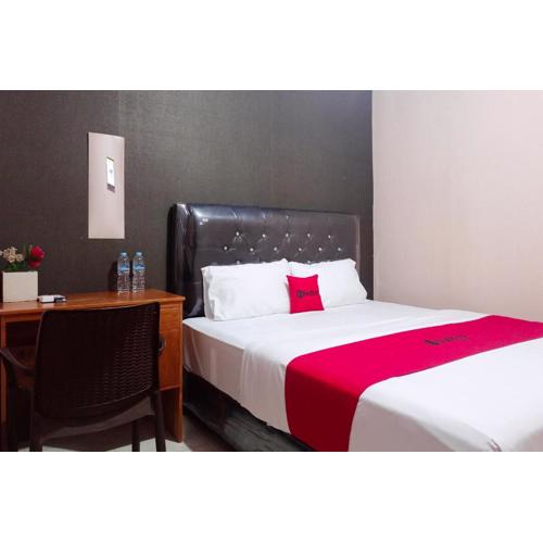 RedDoorz at Hotel Island Bengkulu