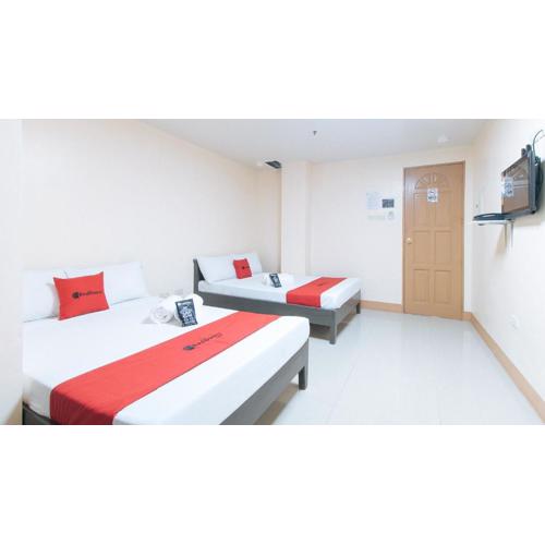 RedDoorz at Isabelita Hotel Tuguegarao City