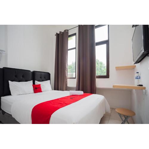 RedDoorz at Jalan Bangau Palembang