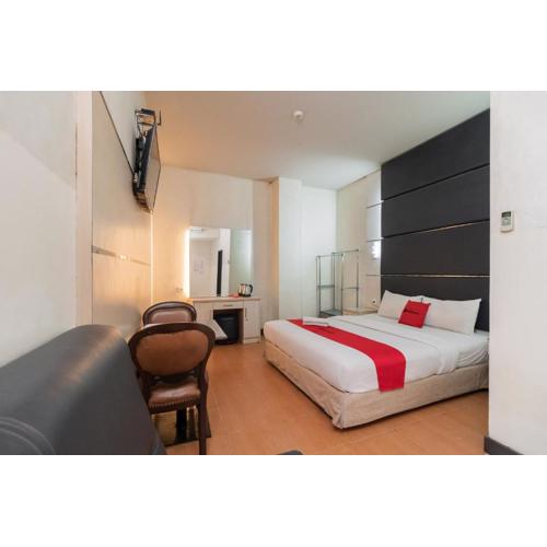 RedDoorz at Jalan Gunung Sahari