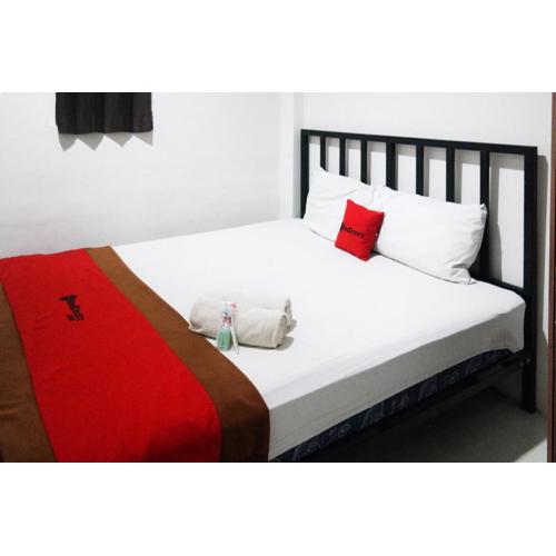 RedDoorz at Jalan Somba Opu Losari