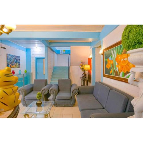 RedDoorz at La Maria Pension And Tourist Inn