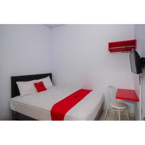 RedDoorz at Lapangan Bandara Sam Ratulangi Manado