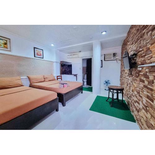 RedDoorz at LFamili Hotel Boracay