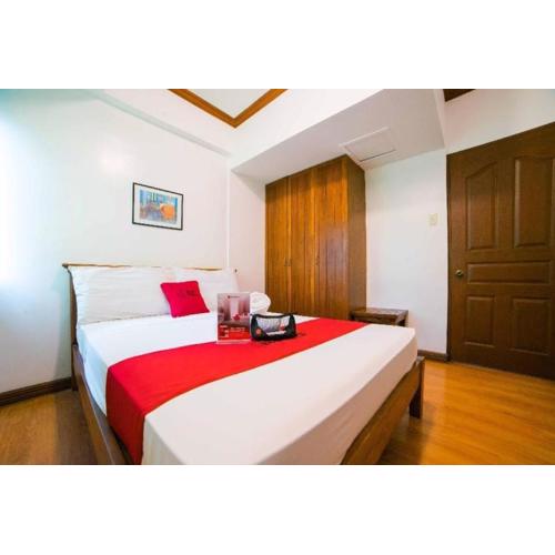 RedDoorz at Moonwalk Paranaque