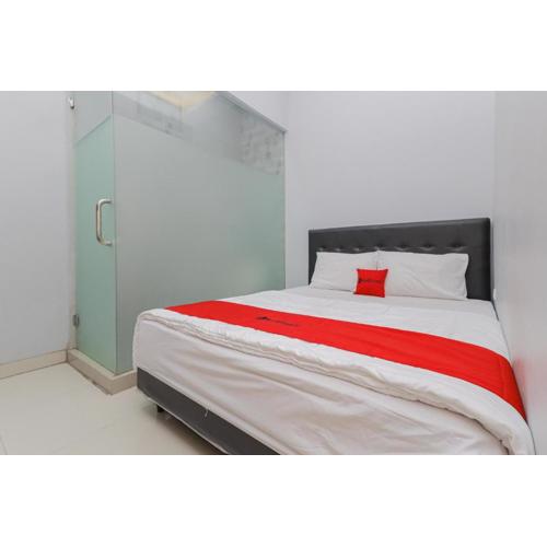 RedDoorz at Ngaggel Jaya Surabaya
