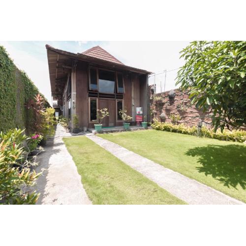 RedDoorz at Omah Kayu Homestay Yogyakarta