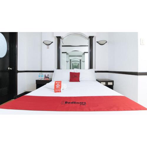 RedDoorz at Plus Villa Gloria Taguig