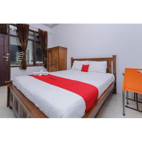 RedDoorz At Pondok Candra