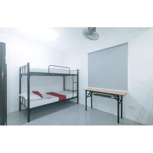 RedDoorz at Qhouzz near PUP