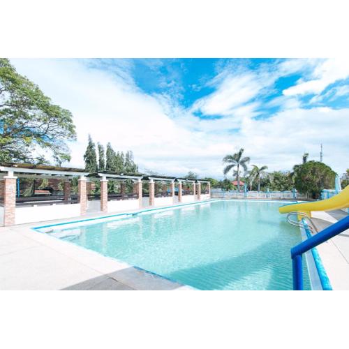 RedDoorz at Royal Grande Beach Resort Batangas